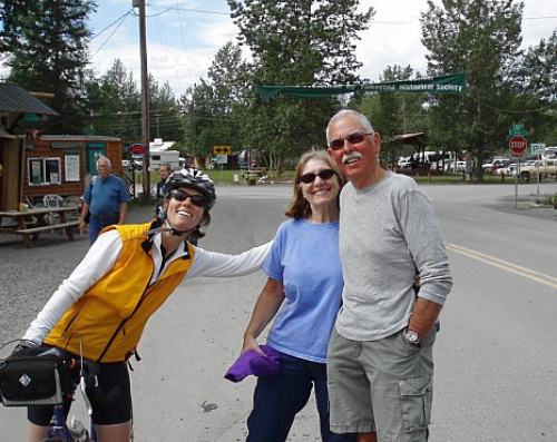 cyclists and friends in Talkeetna