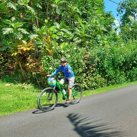 cycling in French Polynesia