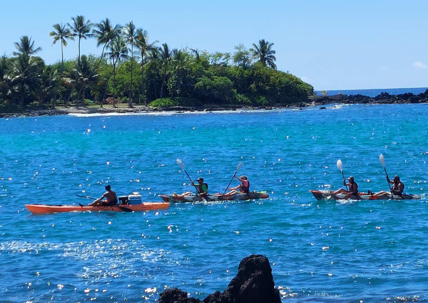 Sea kayaking in Kealakekua Bay