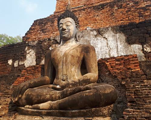 Buddha statue in the ruins at Sukhothai